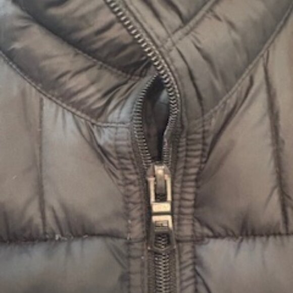 Like New Tommy Hilfiger Men's Real Down Insulated Packable Puffer Black Jacket M - Picture 5 of 13